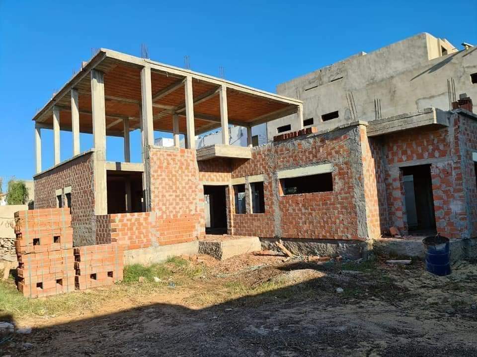 Sfax Ville Caid Mhamed Vente Maisons Carcasse de villa moderne route bouzaiene klm 3